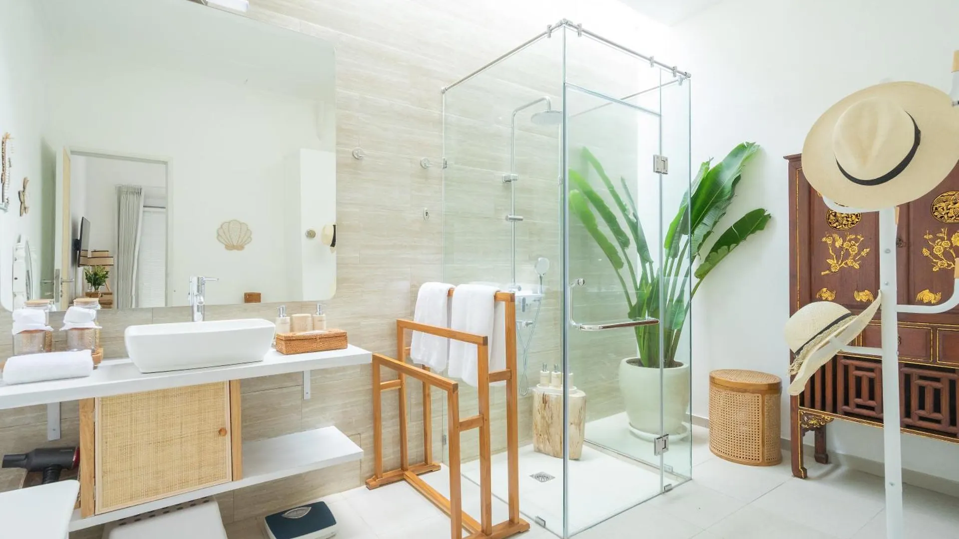 Apartamento Casa Elias - 3Bdr Luxe Seminyak Villa Incl Breakfast & Pool Indonesia